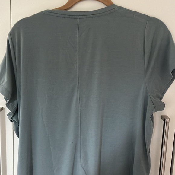 Athleta green tshirt size large - Picture 5 of 6